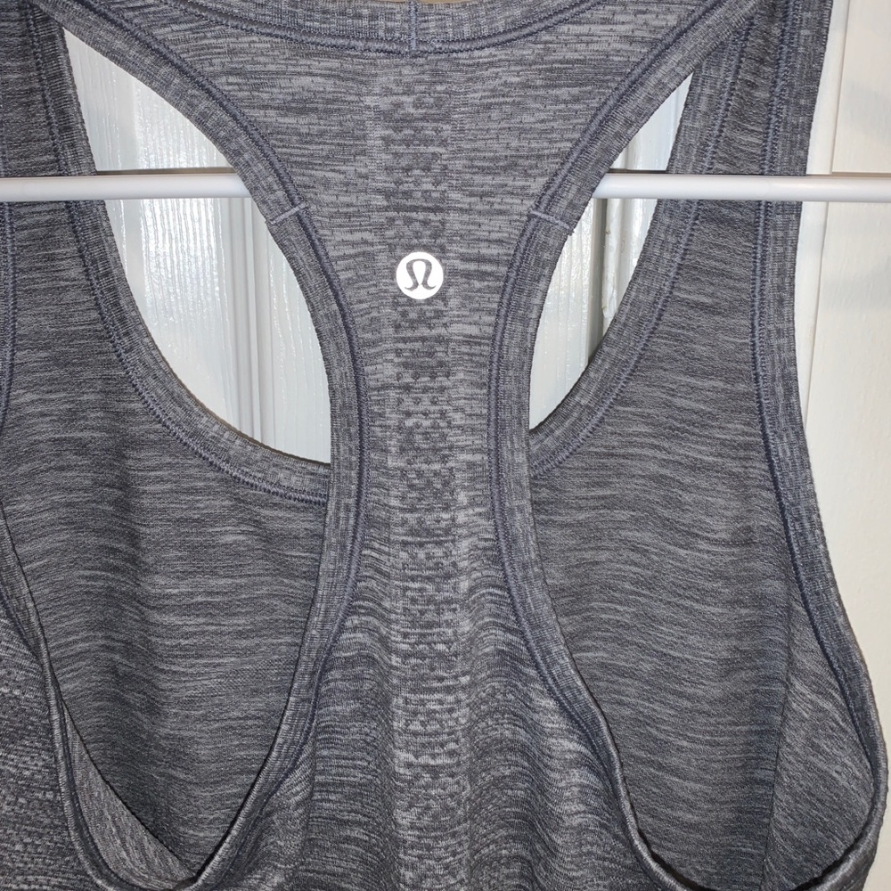 Lululemon Swifty tech racer back